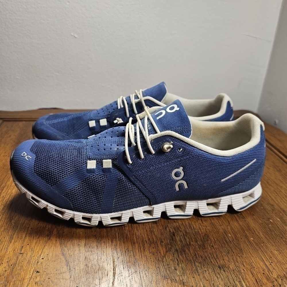 On Cloud Swiss Engineering Running Shoes Women's Size 10.5 - Picture 1 of 7